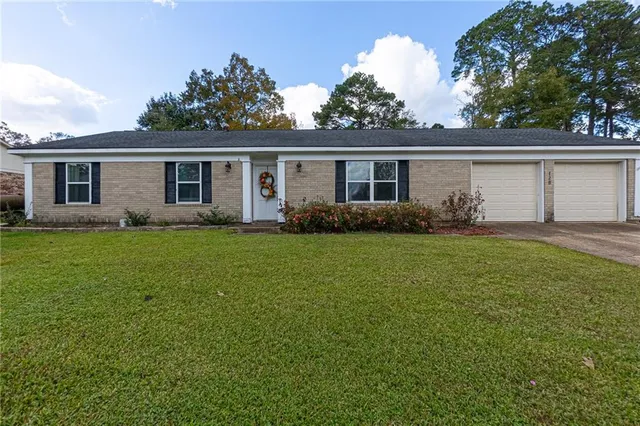 $205,900 | 128 Rustic Manor Cove, Pineville, LA 71360