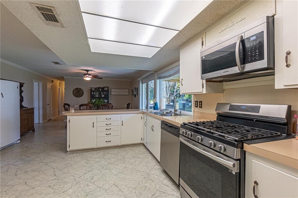 128 Rustic Manor Cove Pineville, LA 71360 - Photo 7 of 20