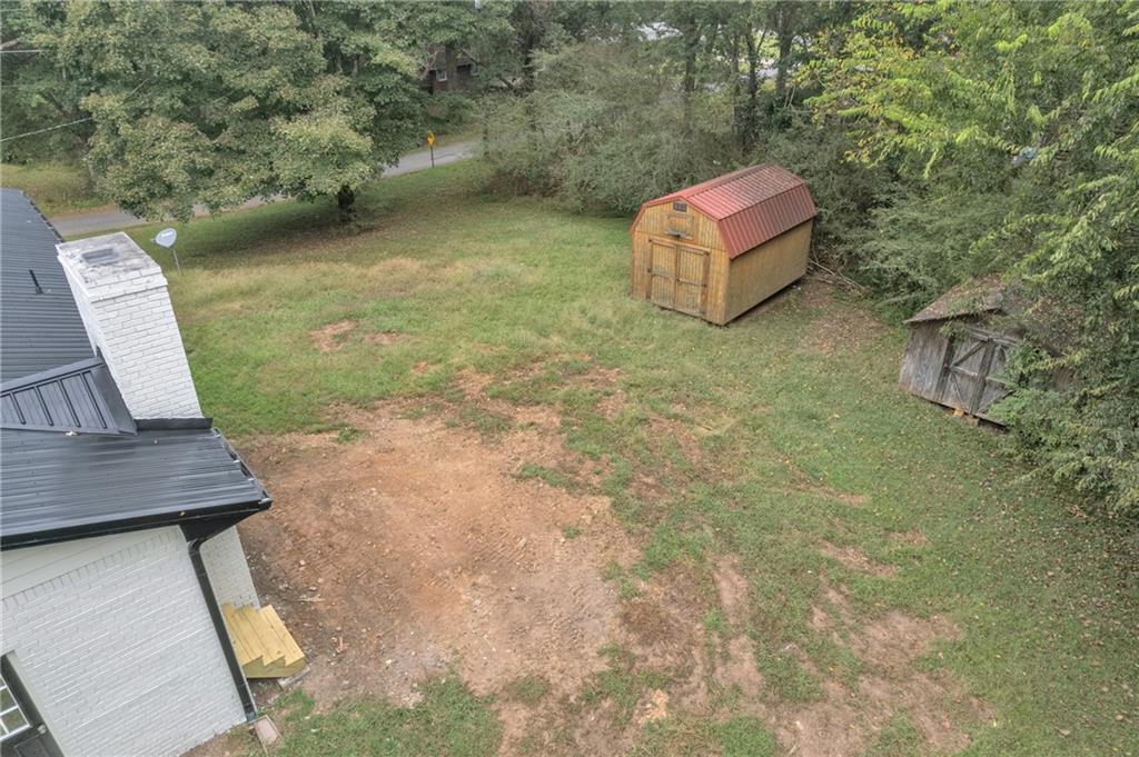 199 McKaskey Creek Road Southeast Cartersville, GA 30121 - Photo 30 of 34 a backyard of a house with oven