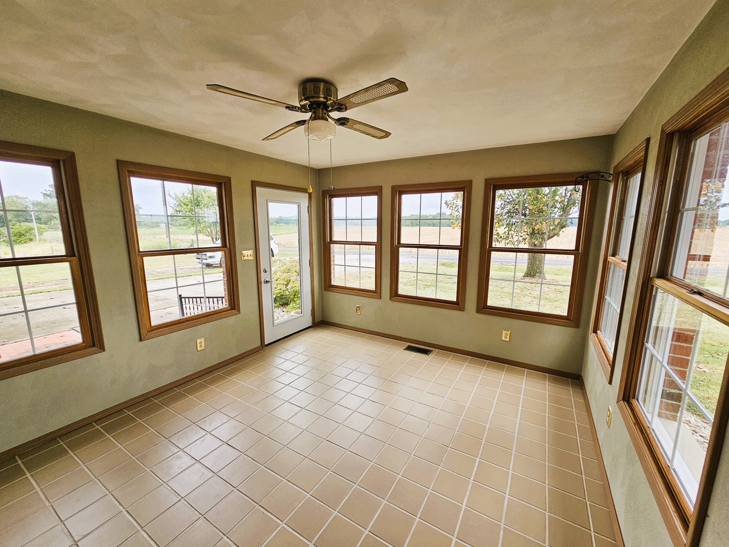 4165 Black Diamond Road Nashville, IL 62263 - Photo 12 of 31 Gallery Image 12
