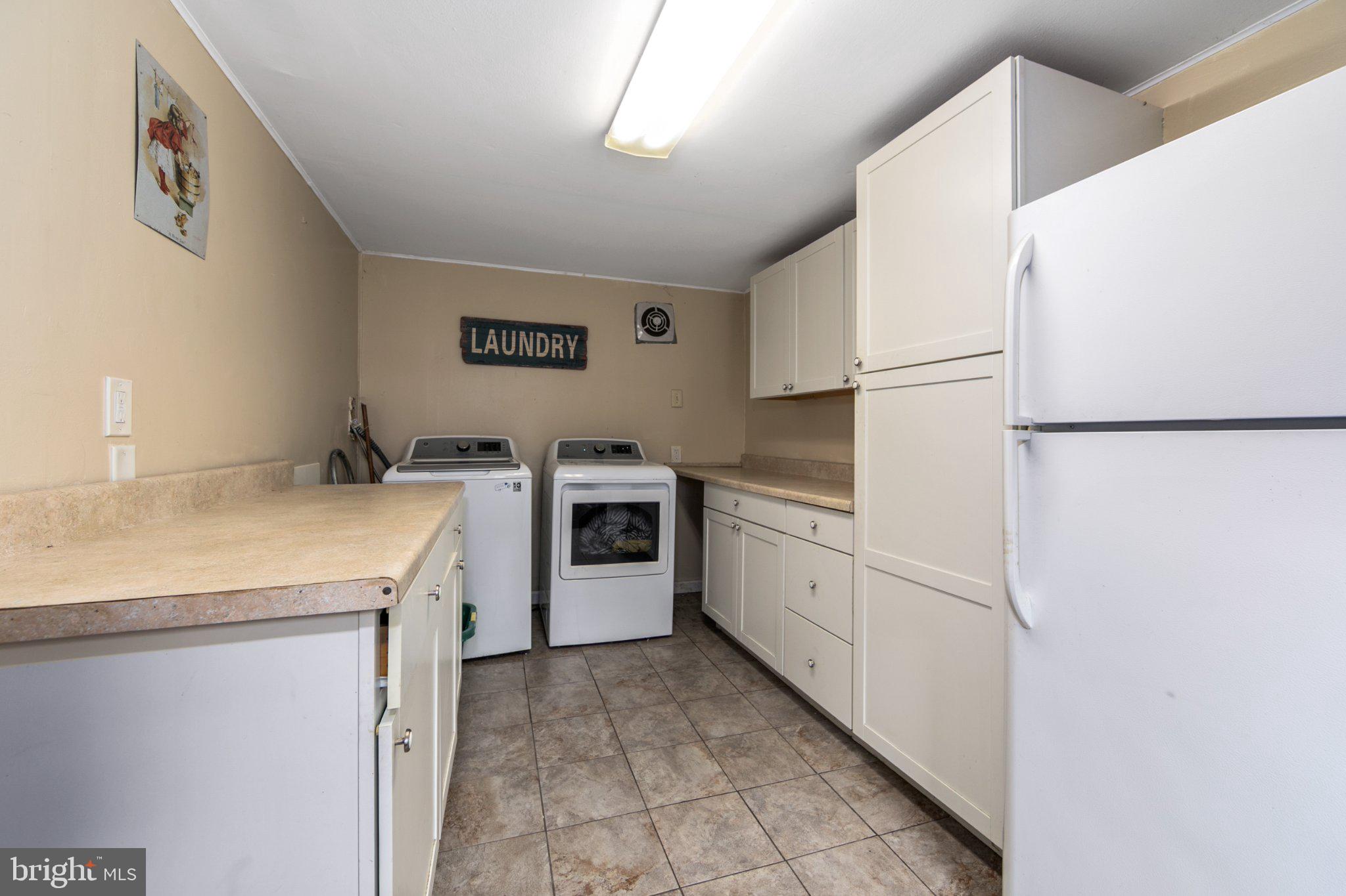 469 Ridge Lane Springfield, PA 19064 - Photo 43 of 96 Mud/Laundry Room