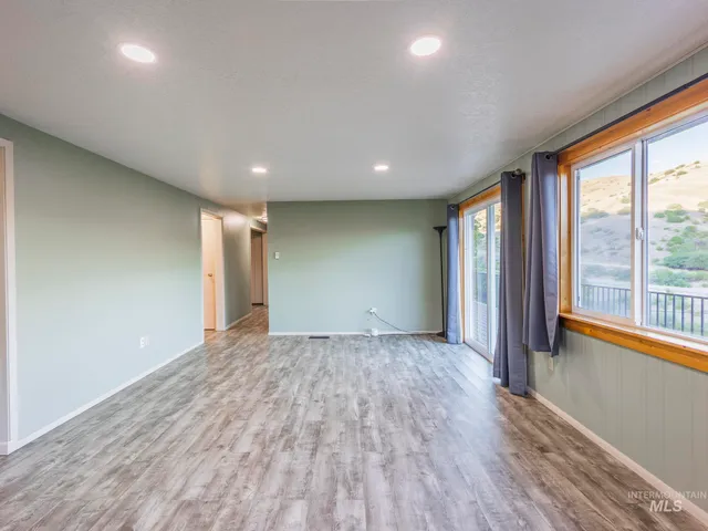 $489,000 | 161 Cemetery Road, White Bird, ID 83554