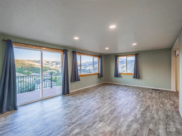 $489,000 | 161 Cemetery Road, White Bird, ID 83554