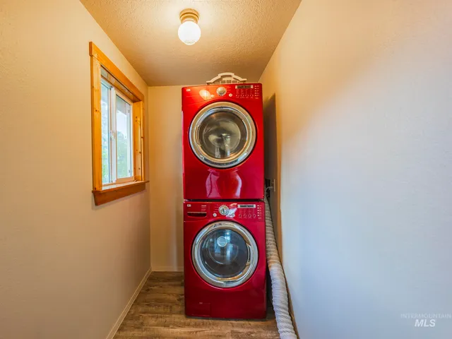 $489,000 | 161 Cemetery Road, White Bird, ID 83554