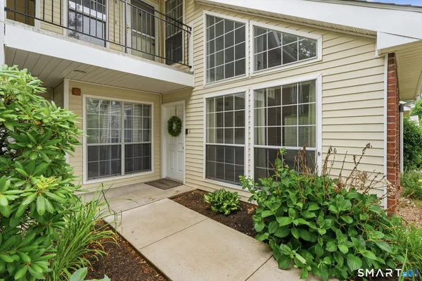 $220,000 | 5 Carriage Crossing Lane, Unit 5, Middletown, CT 06457