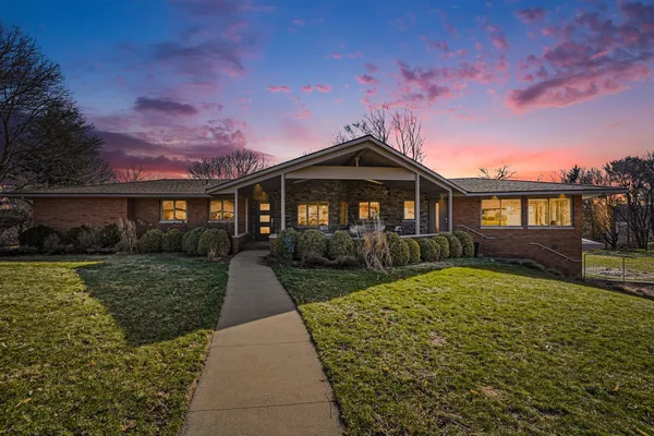 $1,199,000 | 1640 Gladys Avenue, Grand Haven, MI 49417