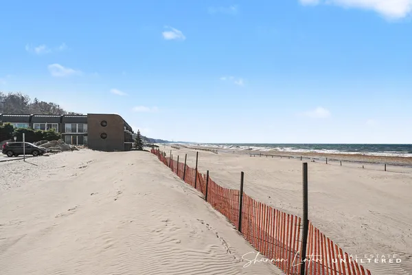 $1,199,000 | 1640 Gladys Avenue, Grand Haven, MI 49417