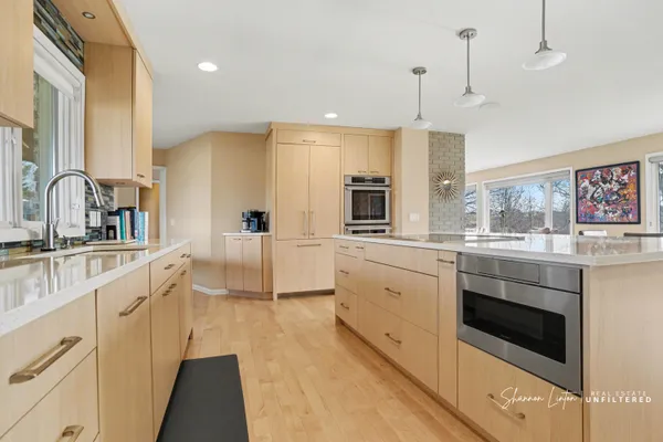$1,199,000 | 1640 Gladys Avenue, Grand Haven, MI 49417