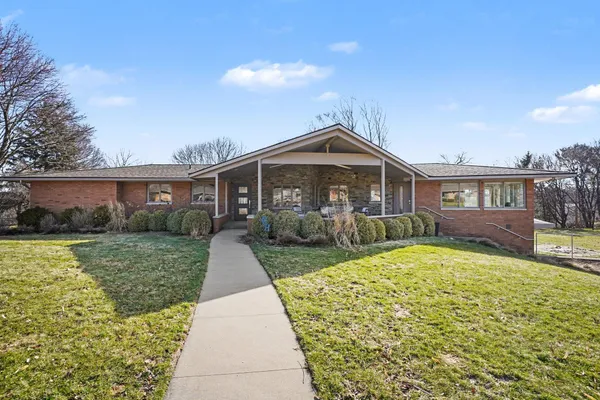 $1,199,000 | 1640 Gladys Avenue, Grand Haven, MI 49417