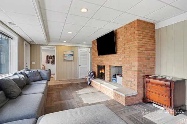 $1,199,000 | 1640 Gladys Avenue, Grand Haven, MI 49417