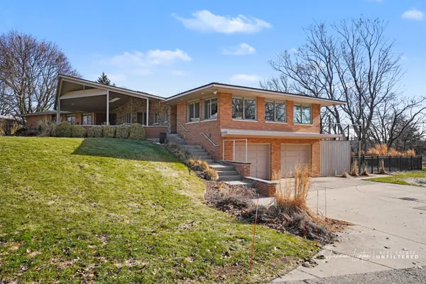 $1,199,000 | 1640 Gladys Avenue, Grand Haven, MI 49417