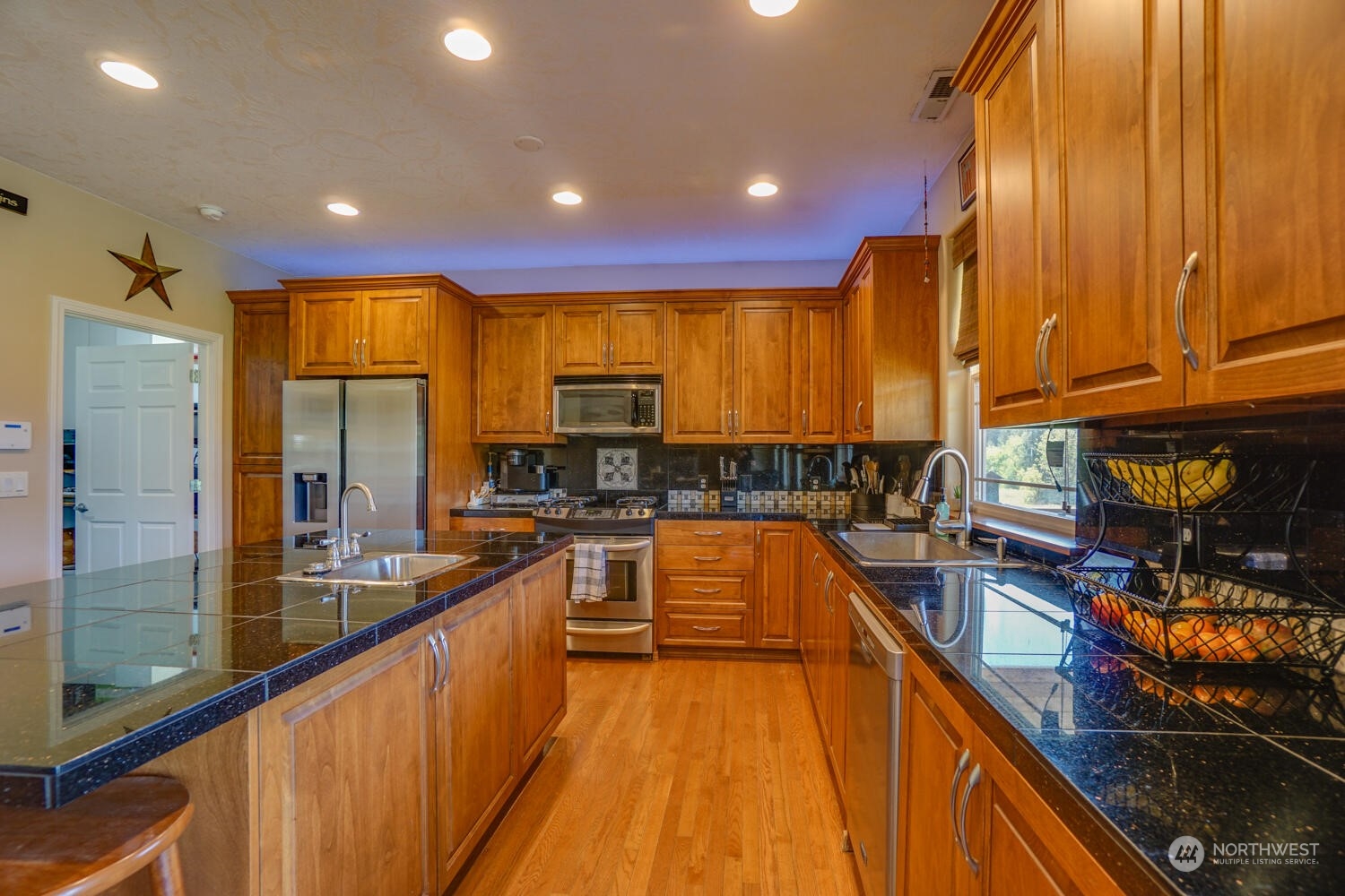 690 Melton Road Castle Rock, WA 98611 - Photo 9 of 40 Gallery Image 9