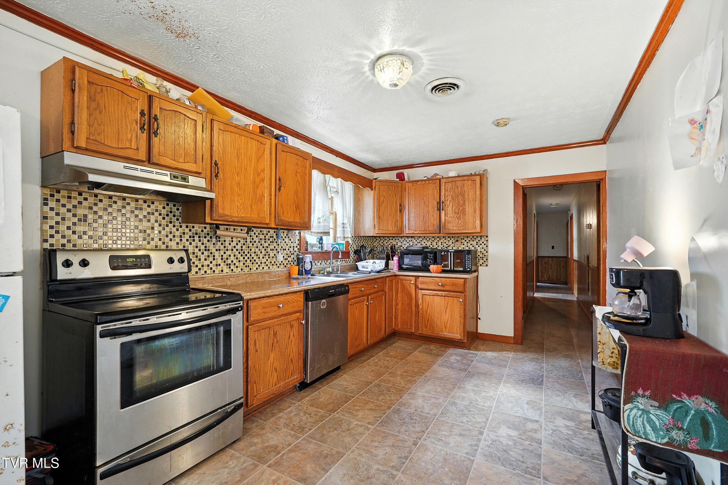 10625 Pine Camp Road Coeburn, VA 24230 - Photo 12 of 39 15_dsc00571