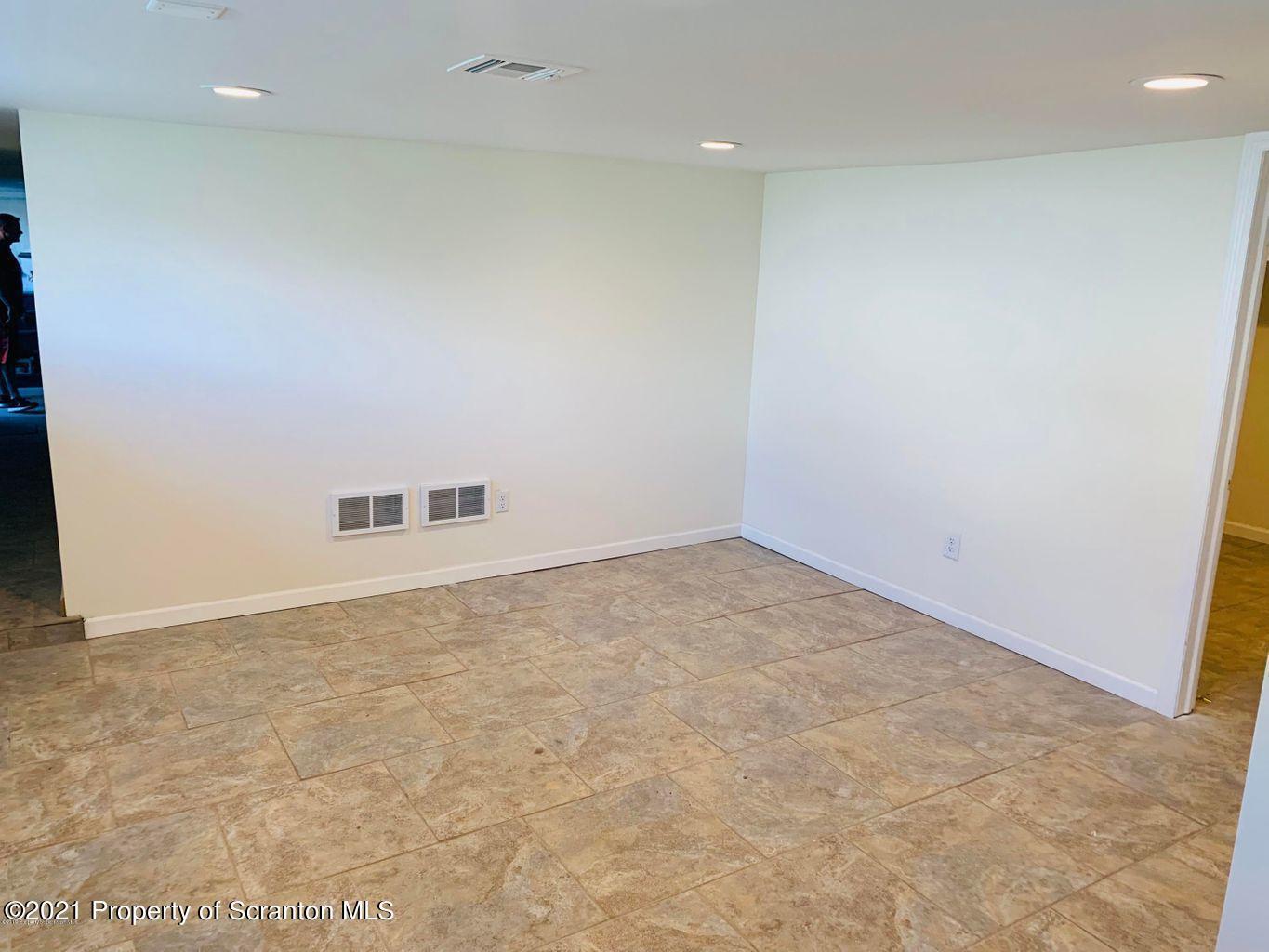 2027 Green Ridge Street Dunmore, PA 18512 - Photo 13 of 15 20190528221757300747000000-o