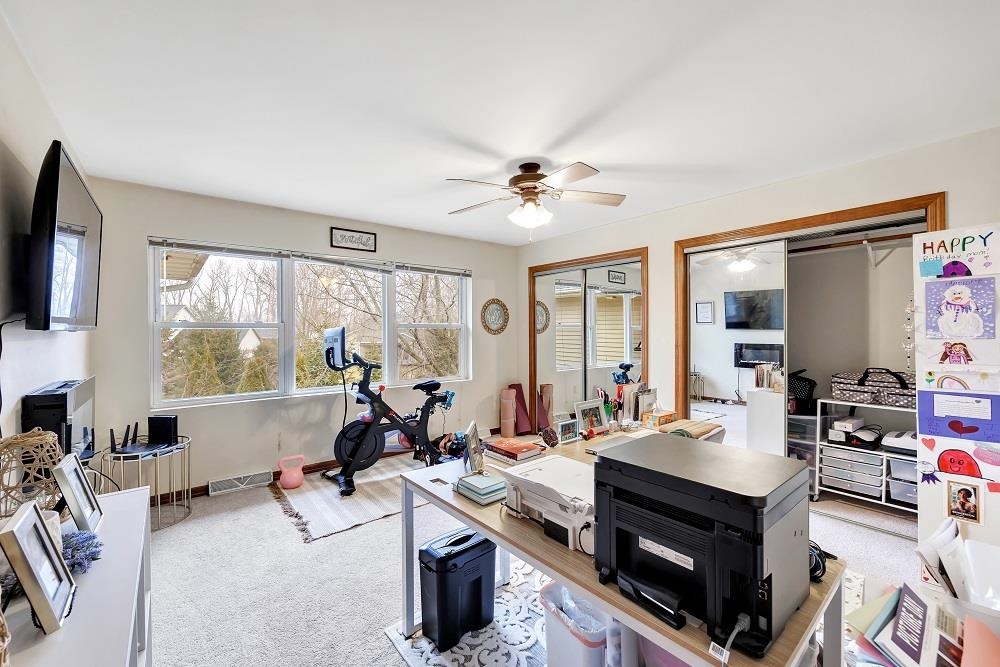 715 Edge Point Court De Pere, WI 54115 - Photo 12 of 24