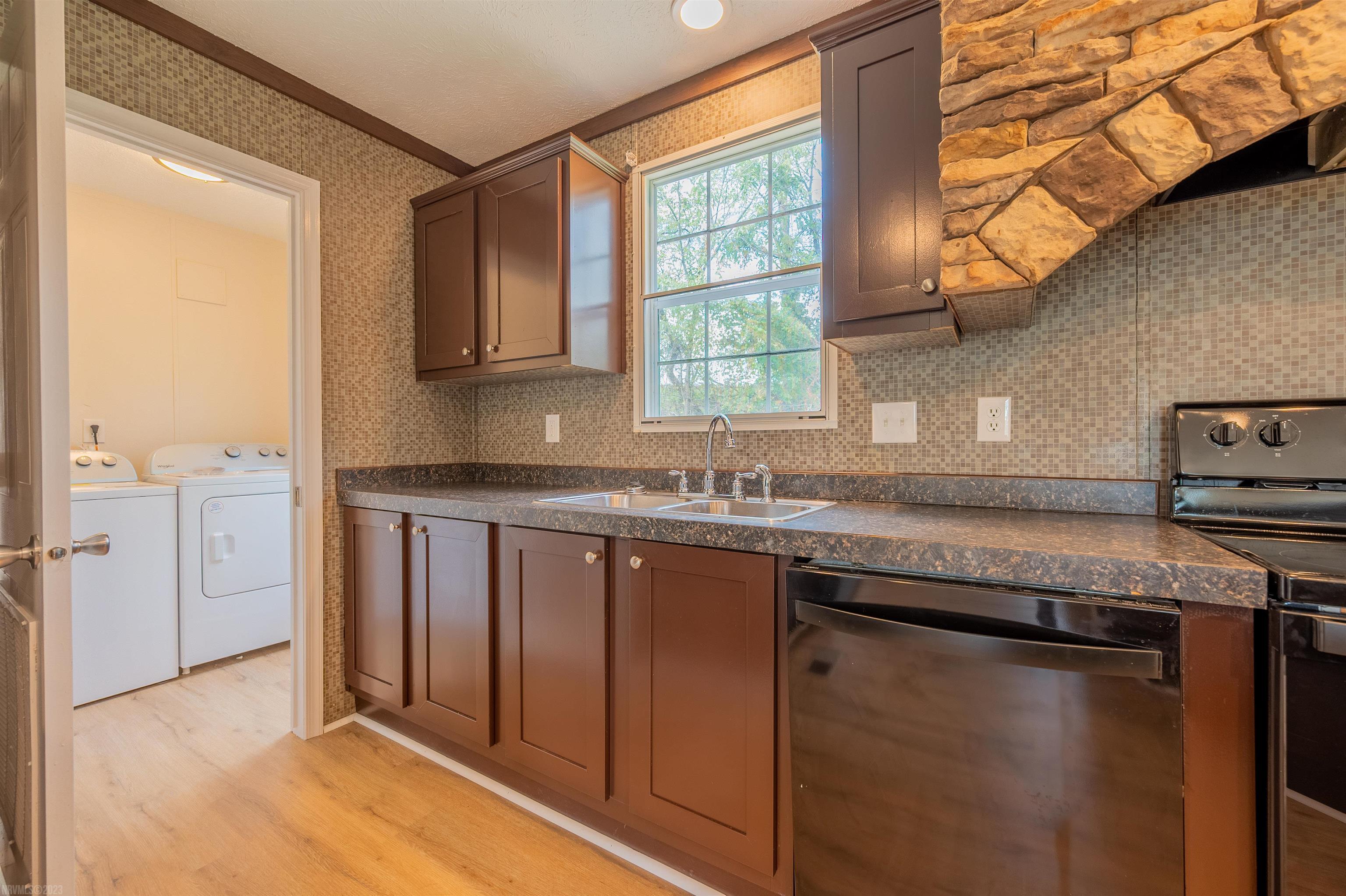 6853 Ferrell Road Radford, VA 24141 - Photo 9 of 38 Gallery Image 9
