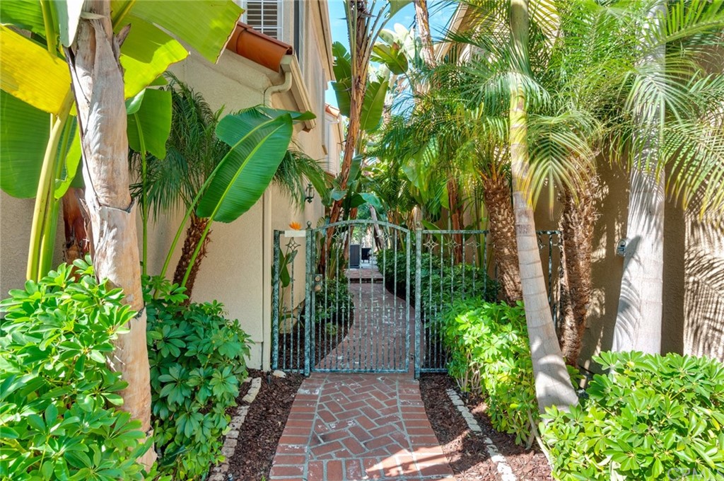 33 Antigua Dana Point, CA 92629 - Photo 7 of 39