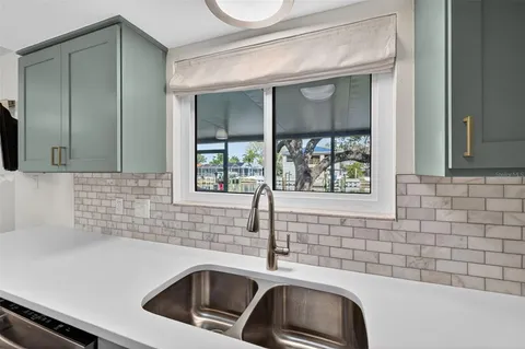 $445,000 | 6257 Cape Hatteras Way Northeast, Unit 5, St. Petersburg, FL 33702