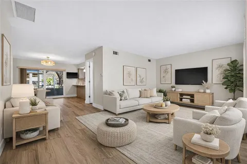 $445,000 | 6257 Cape Hatteras Way Northeast, Unit 5, St. Petersburg, FL 33702