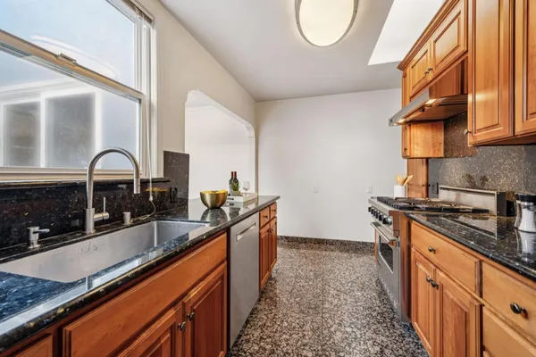 $1,095,000 | 132 School Street, Daly City, CA 94014