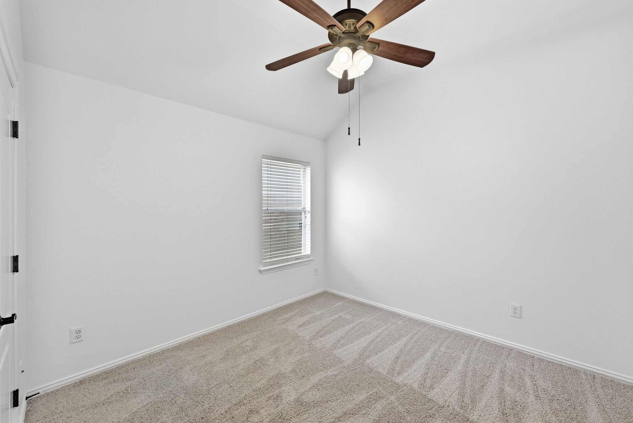 1681 Amberwood Loop Kyle, TX 78640 - Photo 24 of 28 Secondary bedroom