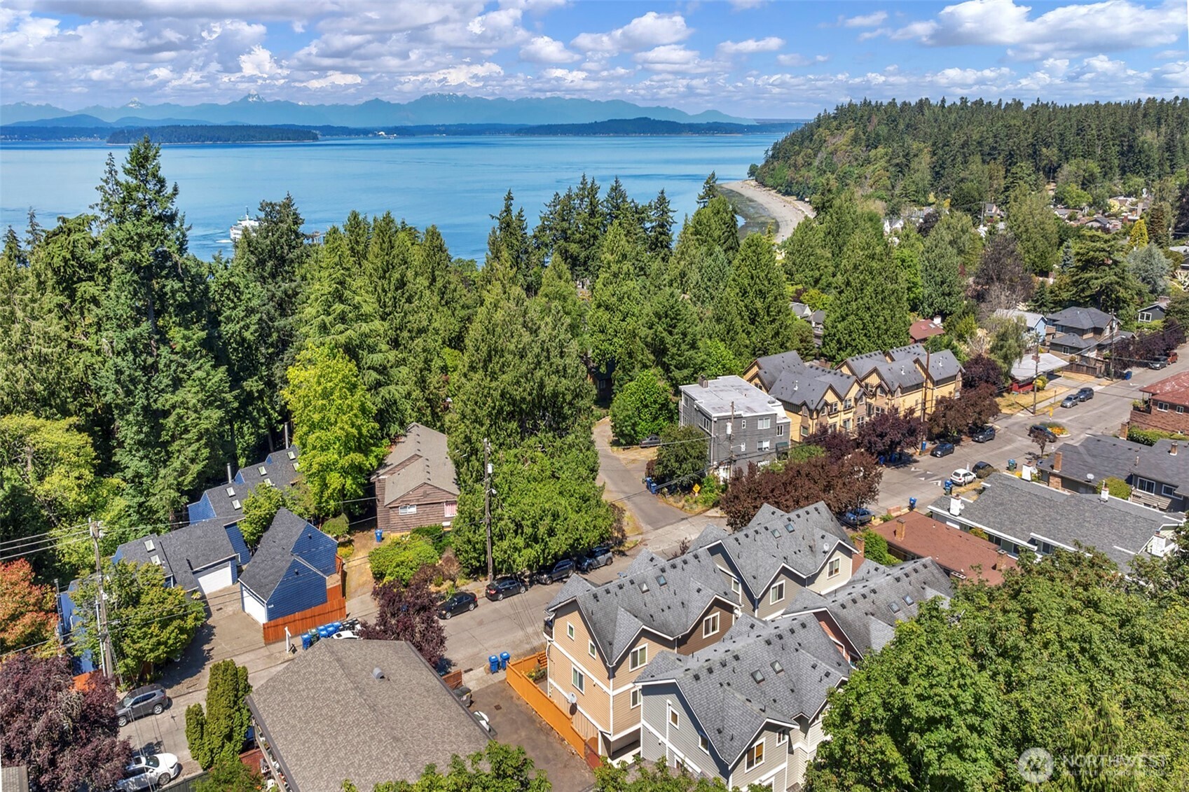 9130 45th Avenue Southwest, Unit B Seattle, WA 98136 - Photo 34 of 35