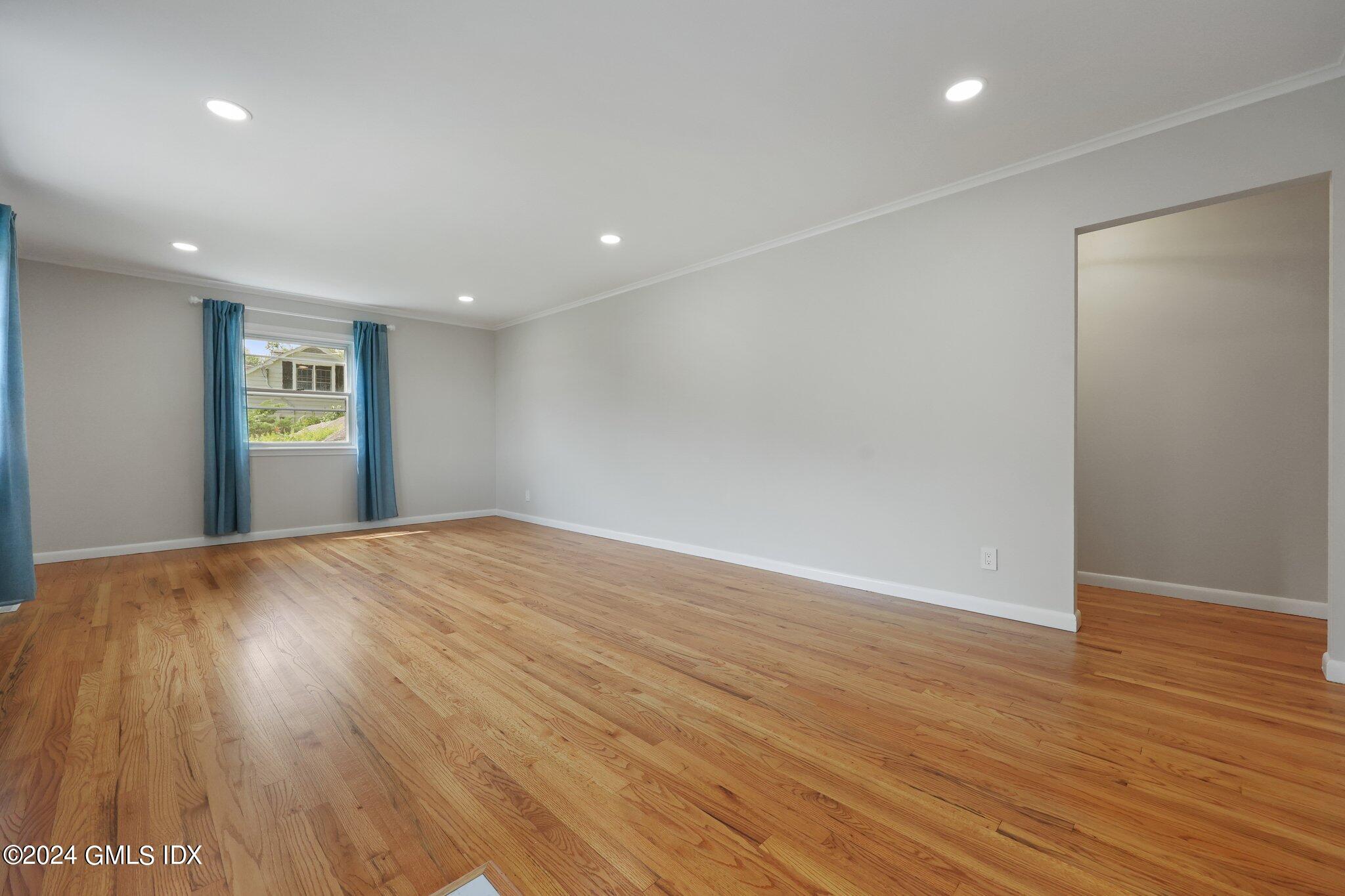 13 1/2 Hickory Drive Greenwich, CT 06831 - Photo 5 of 19 13 Hickory 5