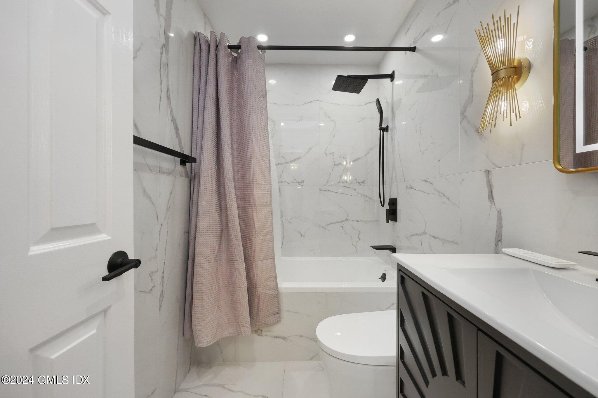 13 1/2 Hickory Drive Greenwich, CT 06831 - Photo 9 of 19 13 Hickory 9