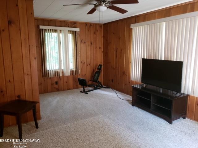 908 Fairview Avenue Rochester, MI 48307 - Photo 5 of 35 31386327-4.JPG