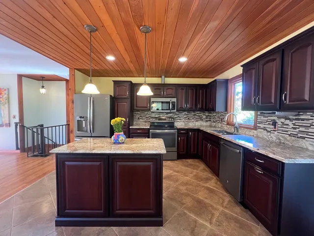 $339,000 | 91 Sunny Acres Road, Brattleboro, VT 05301