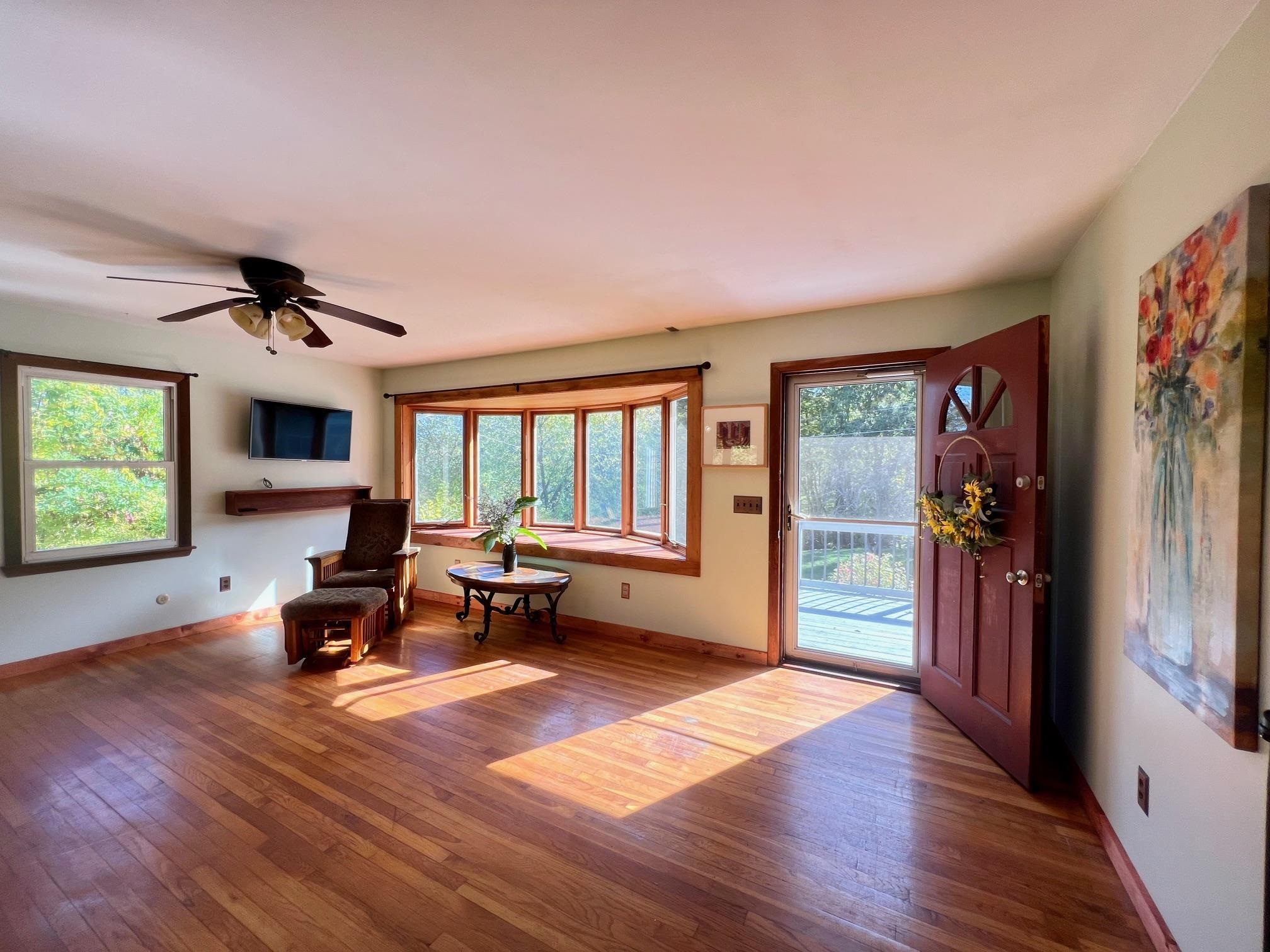 91 Sunny Acres Road Brattleboro, VT 05301 - Photo 4 of 32