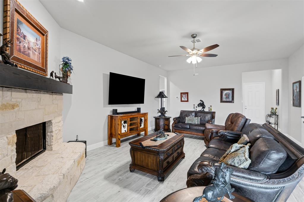 220 Shepards Street Godley, TX 76044 - Photo 10 of 37