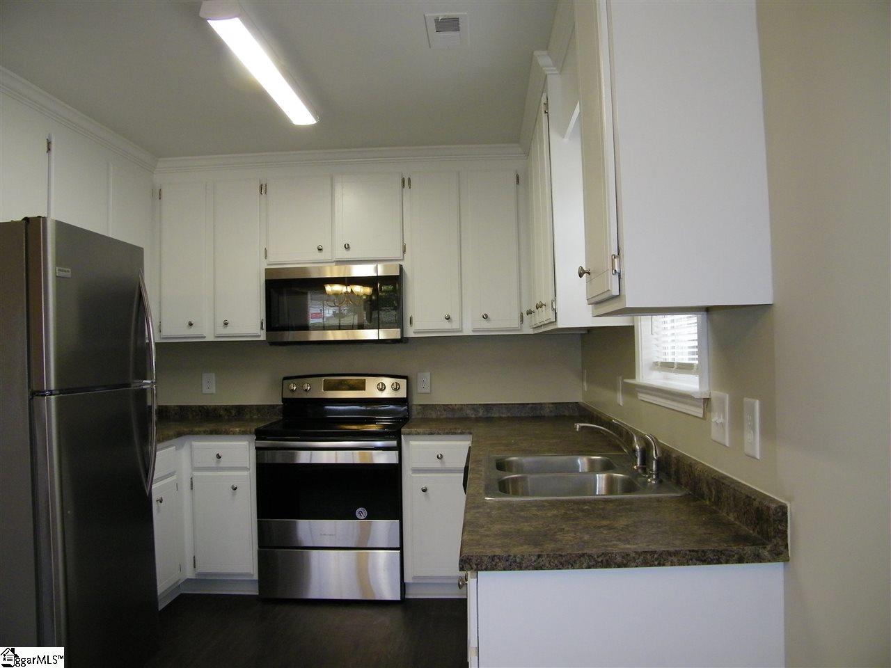 688 Ruddy Creek Circle Greer, SC 29651 - Photo 10 of 32 Gallery Image 10