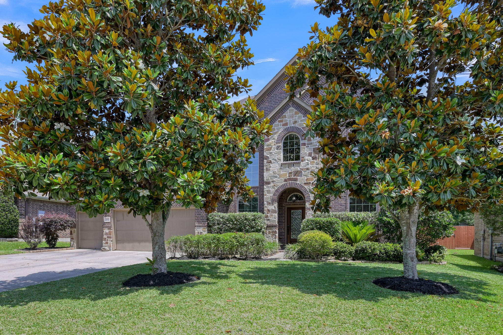 2033 Brodie Lane Conroe, TX 77301 - Photo 2 of 42