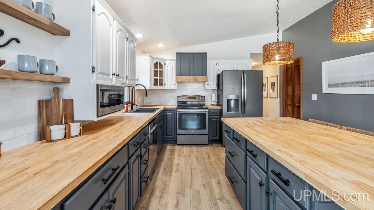 W3869 Waucedah Road Vulcan, MI 49892 - Photo 7 of 29