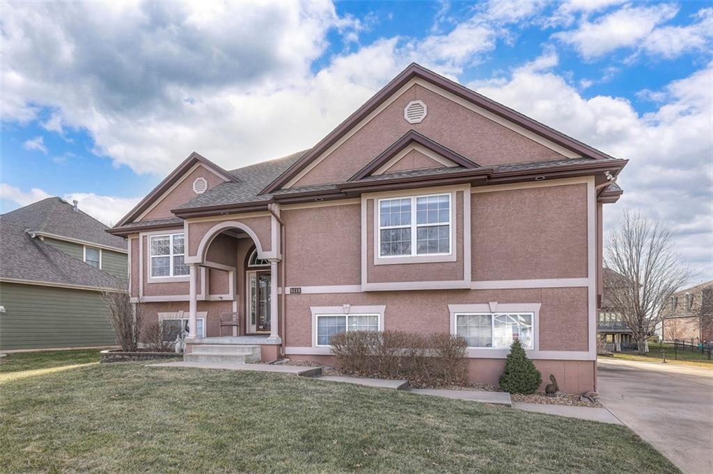 5118 Pelican Point Lee's Summit, MO 64082 - Photo 3 of 71