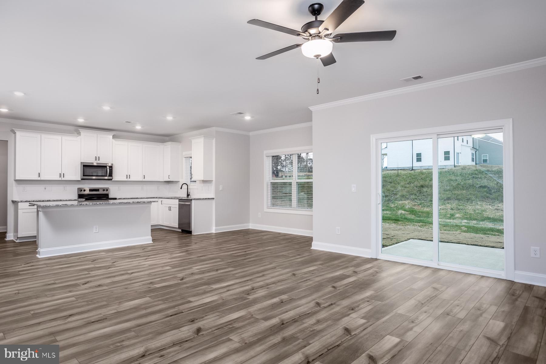 32 Brompton Street Falling Waters, WV 25419 - Photo 6 of 16