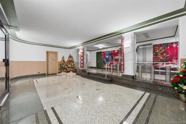 $173,000 | 2190 Boston Road, Unit 2J | Pelham Parkway