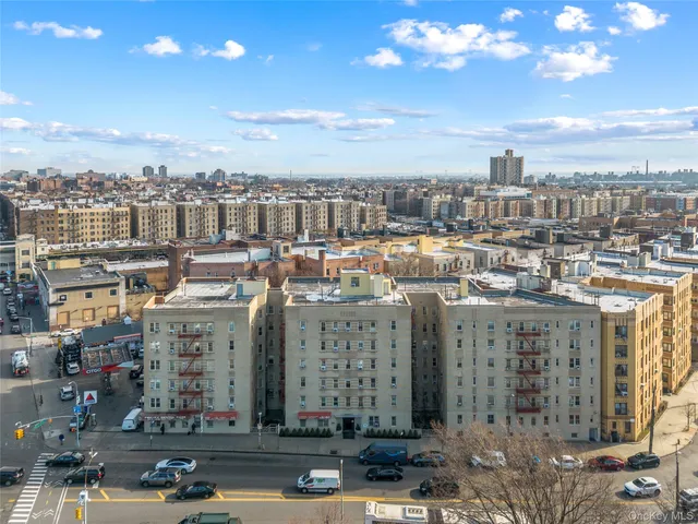 $173,000 | 2190 Boston Road, Unit 2J | Pelham Parkway