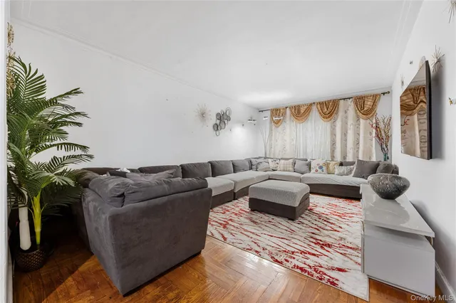 $173,000 | 2190 Boston Road, Unit 2J | Pelham Parkway