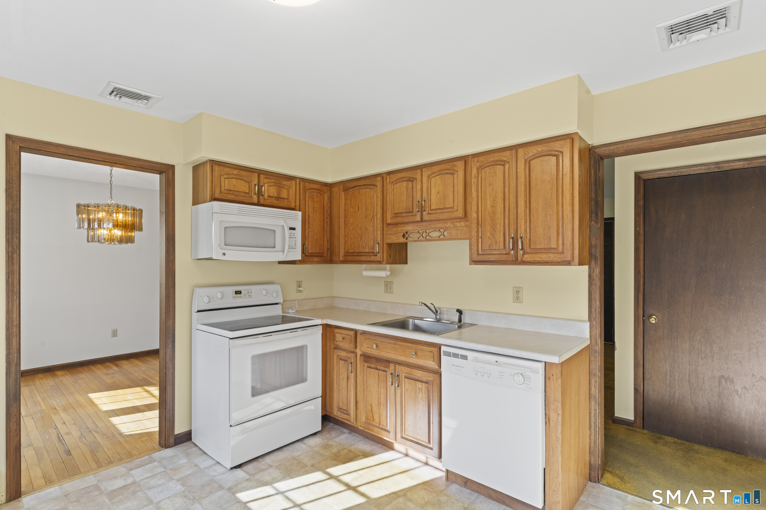 31 Tower Road Brookfield, CT 06804 - Photo 12 of 38