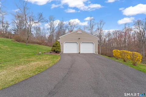 $535,000 | 31 Tower Road, Brookfield, CT 06804