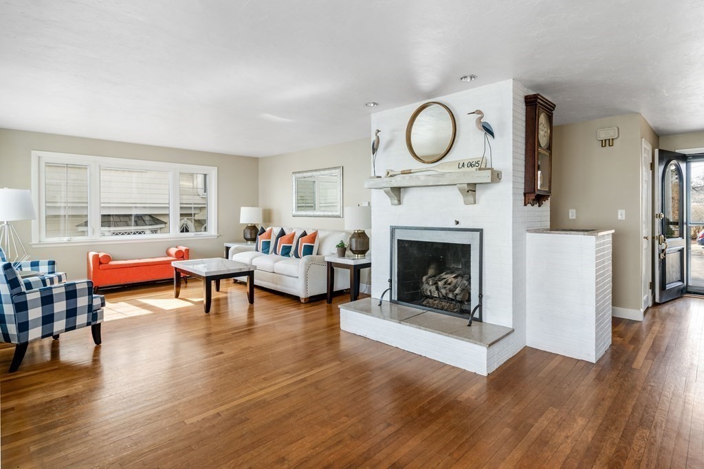 4 Bluff Road Hull, MA 02045 - Photo 4 of 23