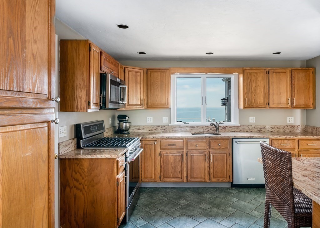 4 Bluff Road Hull, MA 02045 - Photo 8 of 23