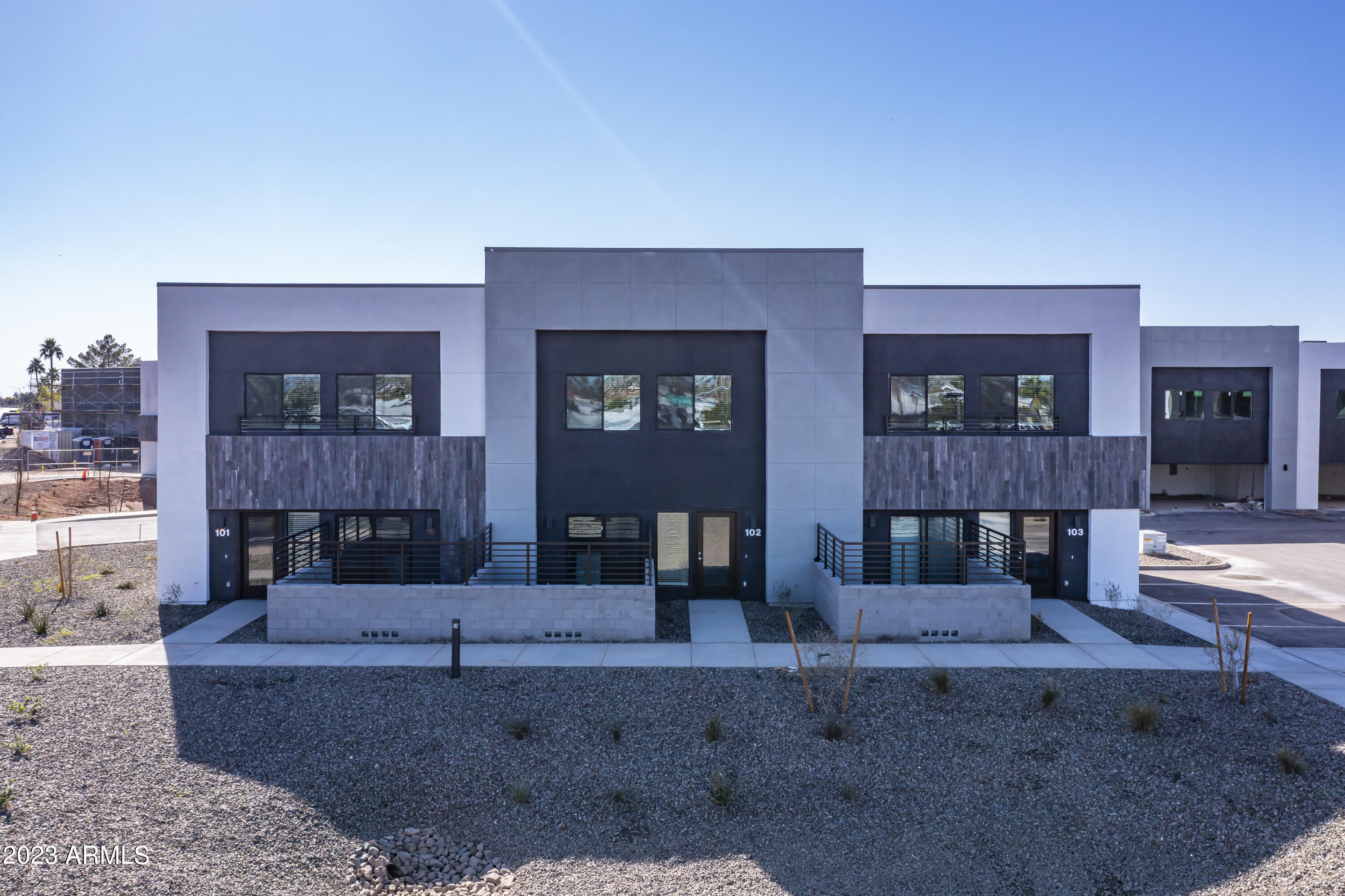 432 South 32nd Street, Unit 104 Mesa, AZ 85204 - Photo 5 of 75 a view of kitchen with furniture and lamp