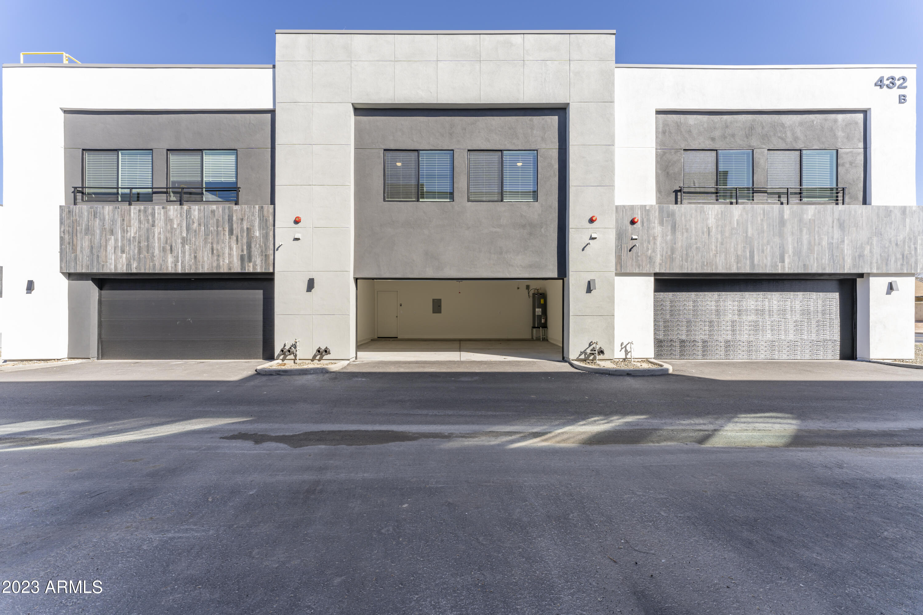432 South 32nd Street, Unit 104 Mesa, AZ 85204 - Photo 56 of 75 a front view of a house with a parking space