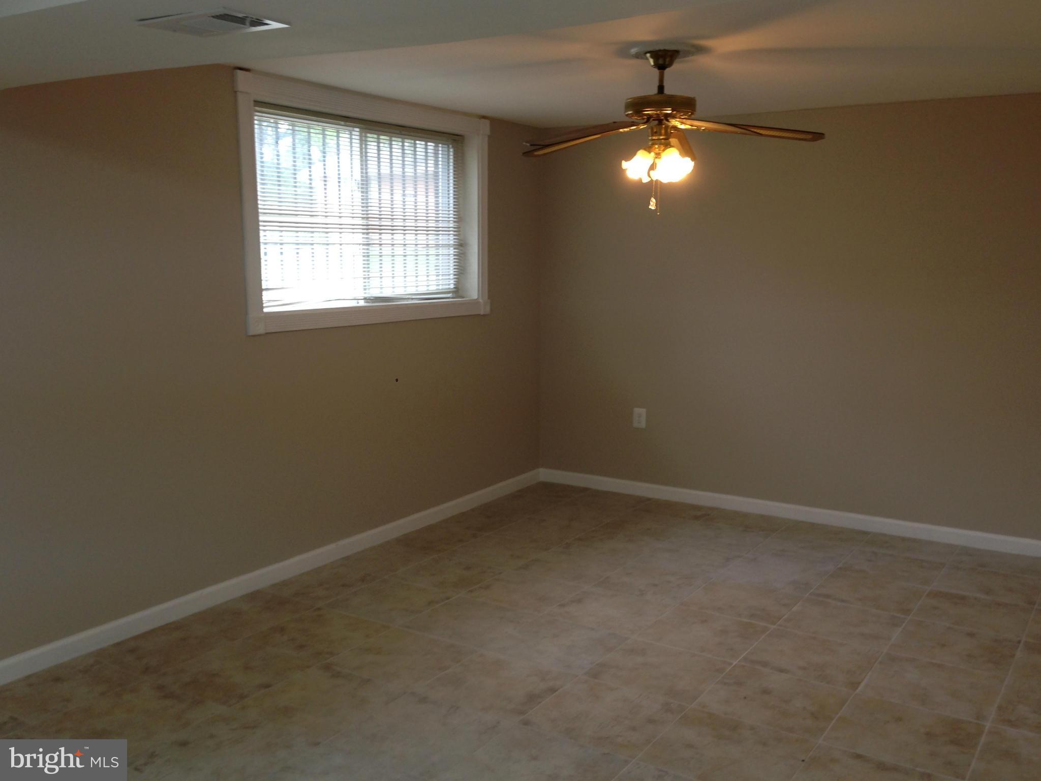 9501 Juliette Drive Clinton, MD 20735 - Photo 20 of 27 an empty room with a window