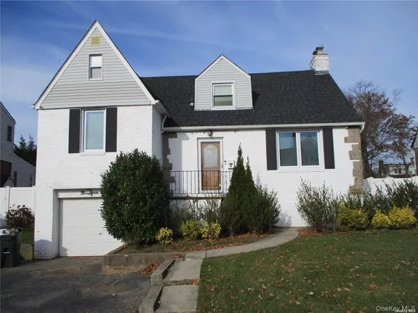 $4,750 | 19 Acorn Road, East Rockaway, NY 11518