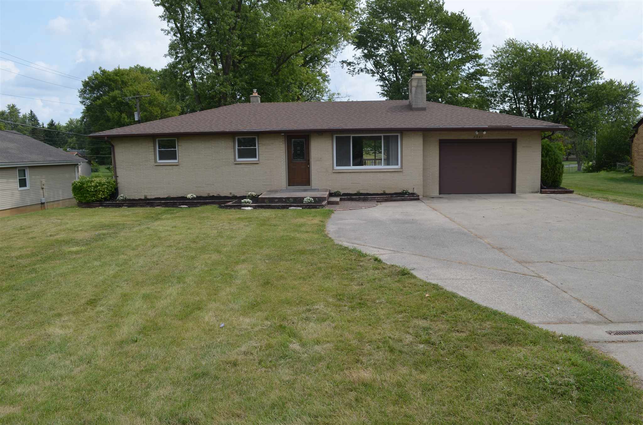 2347 Getz Road Fort Wayne, IN 46804 - Photo 2 of 21