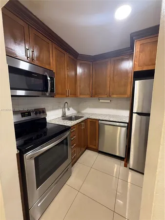$2,250 | 100 Southeast 5th Avenue, Unit 1, Hallandale Beach, FL 33009
